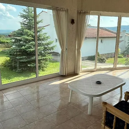 приятна къща за почивка караколев 2 * Obrochishte