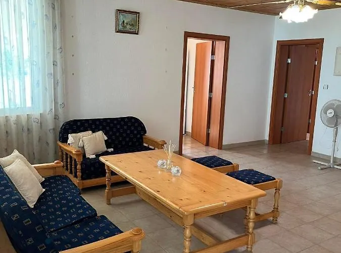 приятна къща за почивка караколев 2 Obrochishte