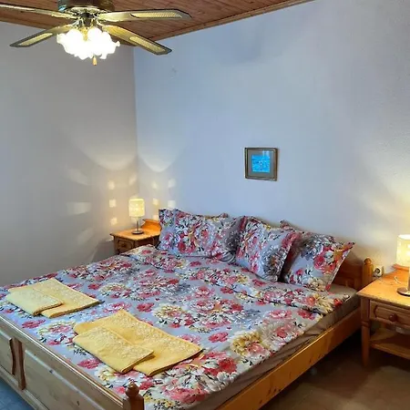 Casa de Férias приятна къща за почивка караколев 2 *