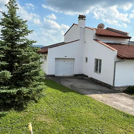 приятна къща за почивка караколев 2 Casa de Férias Obrochishte