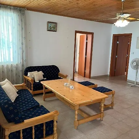 приятна къща за почивка караколев 2 Obrochishte