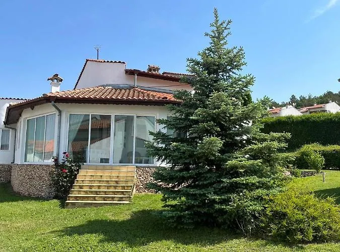 Ваканционна къща приятна къща за почивка караколев 2